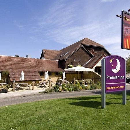 Premier Inn Peterborough - Ferry Meadows エクステリア 写真