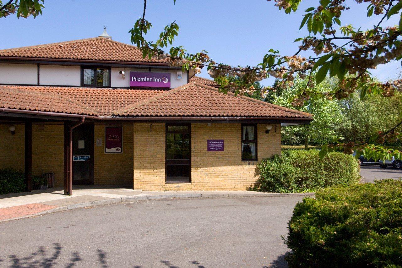 Premier Inn Peterborough - Ferry Meadows エクステリア 写真