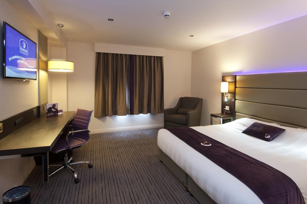 Premier Inn Peterborough - Ferry Meadows エクステリア 写真