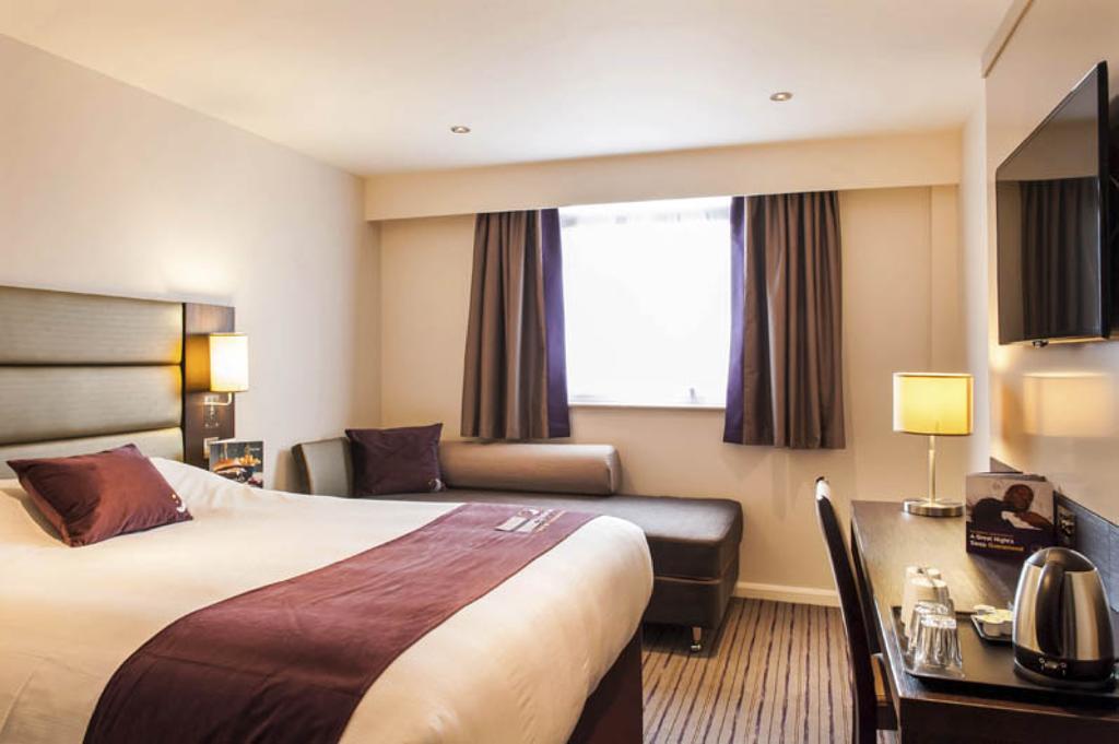 Premier Inn Peterborough - Ferry Meadows エクステリア 写真