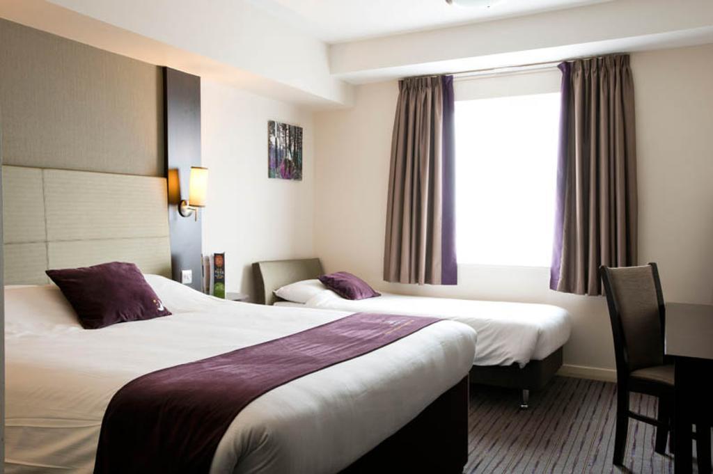 Premier Inn Peterborough - Ferry Meadows エクステリア 写真