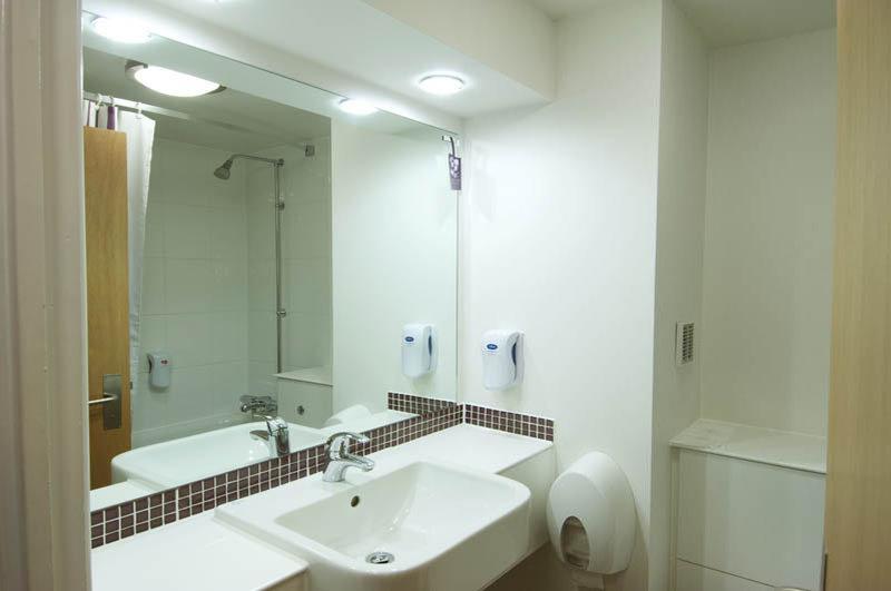 Premier Inn Peterborough - Ferry Meadows エクステリア 写真