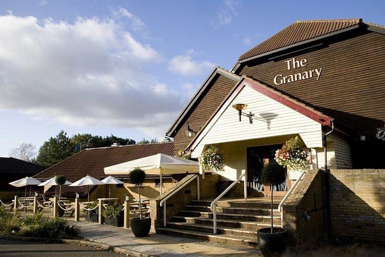 Premier Inn Peterborough - Ferry Meadows エクステリア 写真