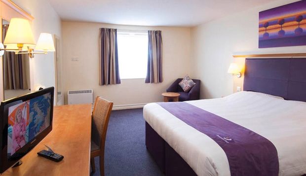 Premier Inn Peterborough - Ferry Meadows エクステリア 写真